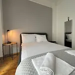 Next To White Tower Apartament